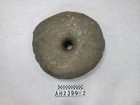 藏品(中型小圓孔厚石輪)的圖片